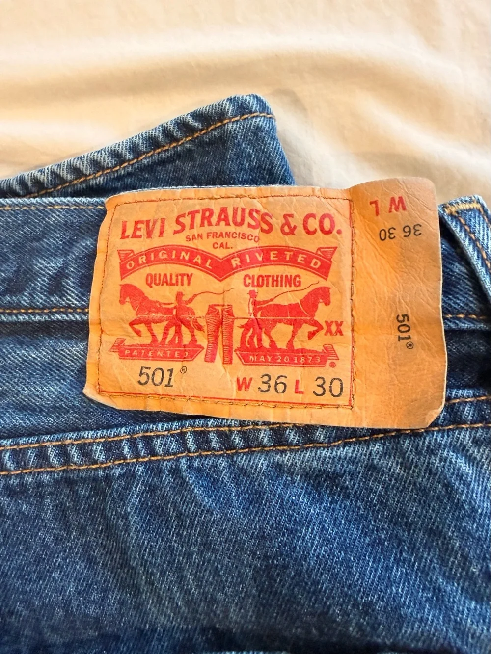 Levi's Relaxed Fit Blue Denim Jeans 501